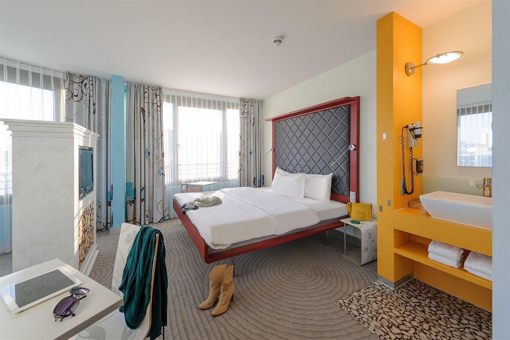 Ibis Styles Hotel Berlin Mitte Esterno foto
