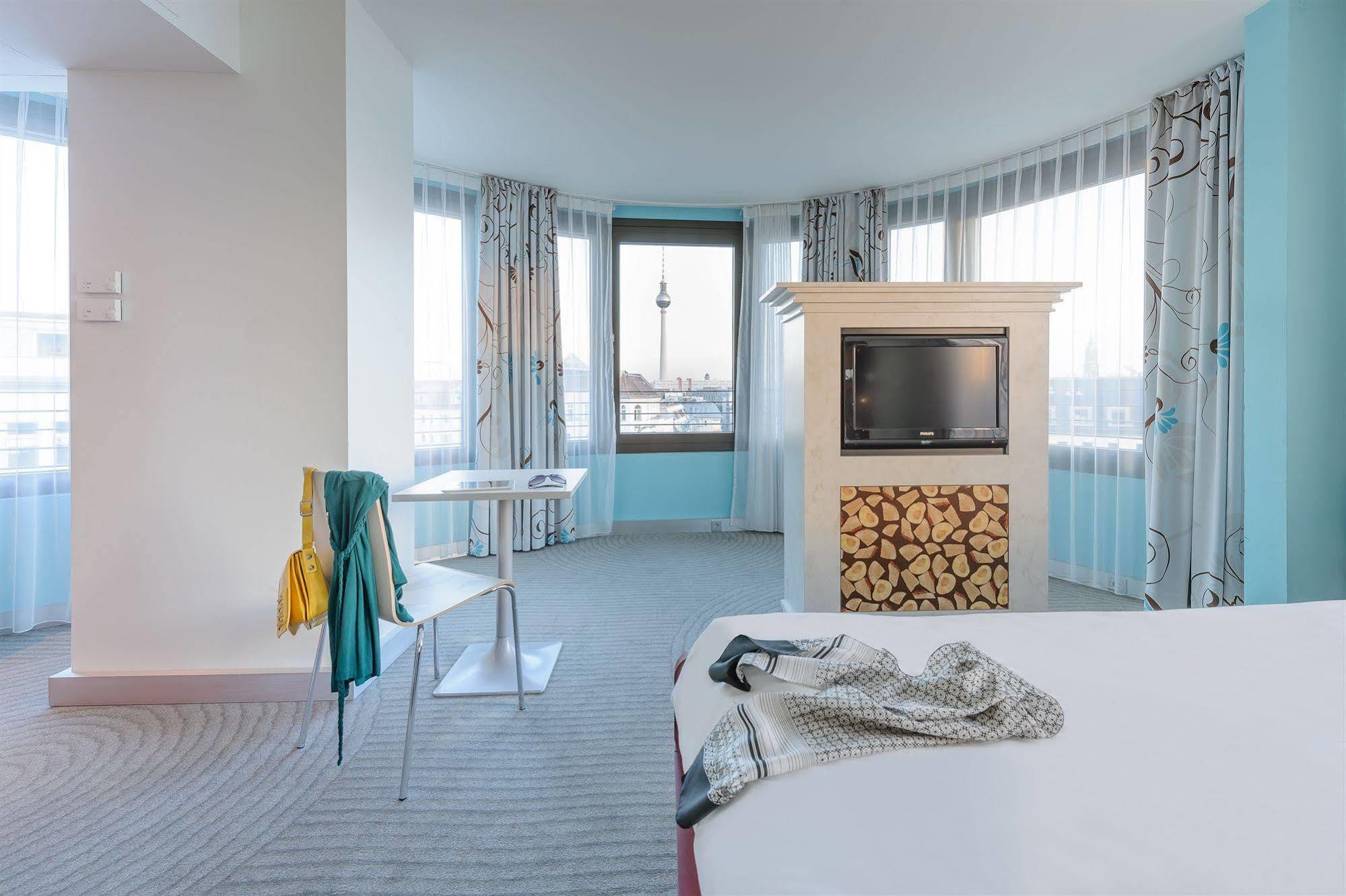 Ibis Styles Hotel Berlin Mitte Esterno foto